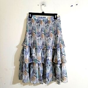 The Middle Tiered Ruffled Skirt